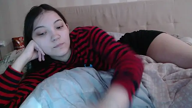 Snapshot of AlisaDevis chatting on March 21, 8:19 am AlisaDevis online show from March 21, 8:19 am