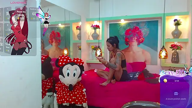 lorenapinto online show from March 24, 1:43 am