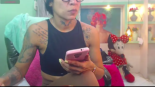lorenapinto online show from June 13, 3:15 am