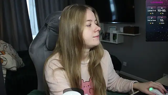 Snapshot of candy_maggie chatting on January 9, 10:31 am candy maggie online show from January 9, 10:31 am