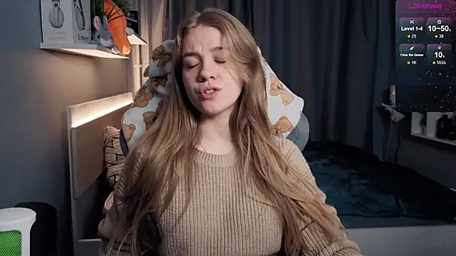 Snapshot of candy_maggie chatting on February 1, 4:44 pm candy maggie online show from February 1, 4:44 pm