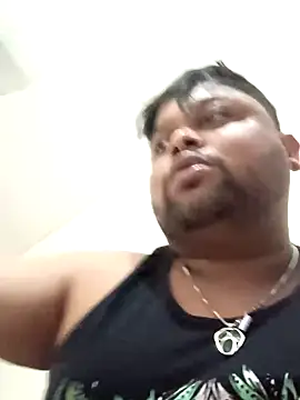 Snapshot of julywwrt chatting on December 19, 10:24 am julywwrt online show from December 19, 10:24 am