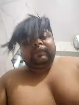 Snapshot of julywwrt chatting on March 16, 4:07 am julywwrt online show from March 16, 4:07 am