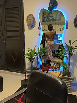 Young laroi online show from December 4, 5:49 am