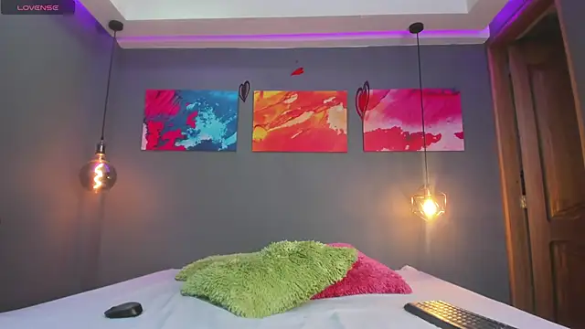 summer lee  online show from December 14, 10:18 pm