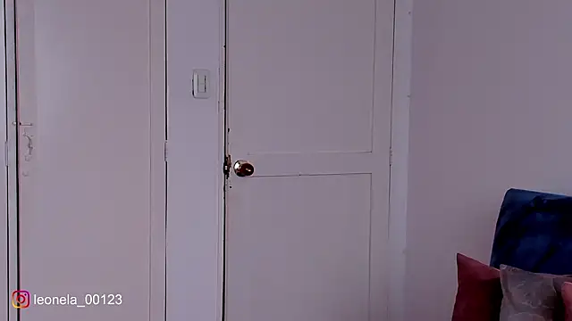 cuddlingbunny online show from February 21, 2:40 pm