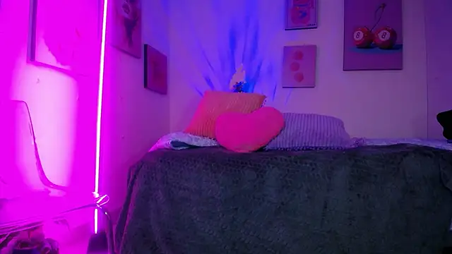 Snapshot of MaveParks_ chatting on March 21, 3:26 pm MaveParks online show from March 21, 3:26 pm