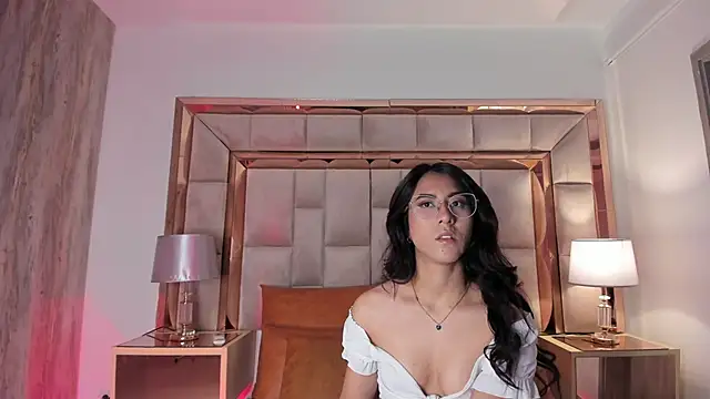 DaraBeckett online show from January 17, 11:59 am