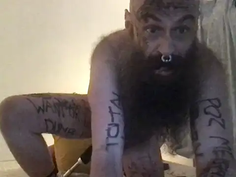 Snapshot of JunkieShitPig chatting on March 22, 8:08 am JunkieShitPig online show from March 22, 8:08 am