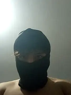 SexyBalaclavaBoy online show from September 17, 3:52 am