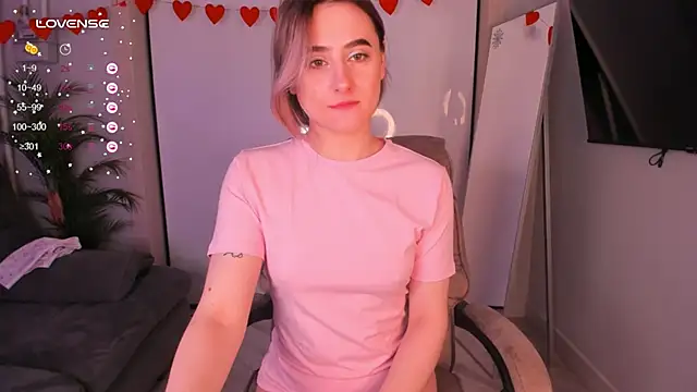 Snapshot of helen_ramsay chatting on March 5, 3:08 pm helen ramsay online show from March 5, 3:08 pm