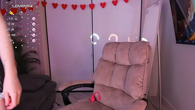 Snapshot of helen_ramsay chatting on March 8, 3:38 pm helen ramsay online show from March 8, 3:38 pm