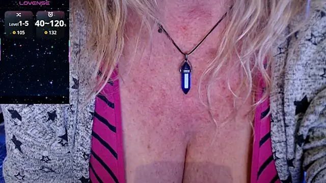 Snapshot of JennaDeluxe chatting on February 19, 8:10 am JennaDeluxe online show from February 19, 8:10 am