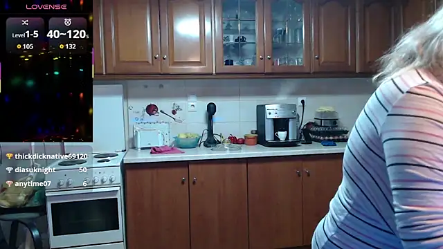 Snapshot of JennaDeluxe chatting on April 23, 7:41 am JennaDeluxe online show from April 23, 7:41 am