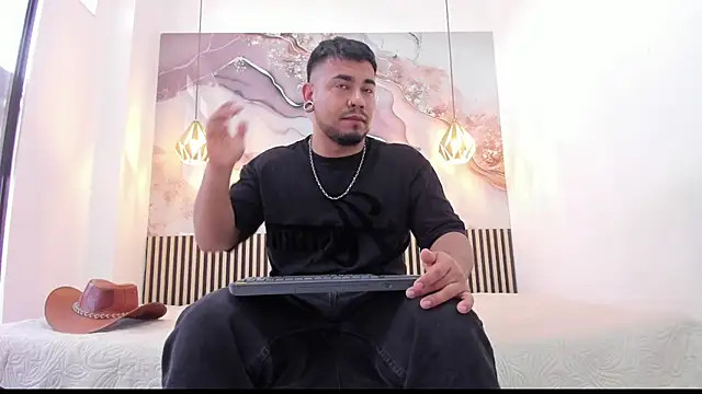 BrianMalonee online show from October 15, 12:16 pm