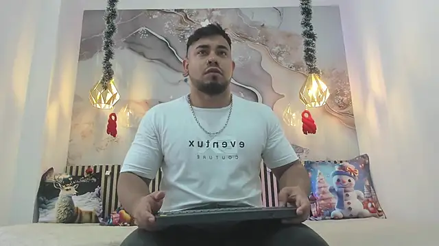 BrianMalonee online show from December 5, 12:03 pm