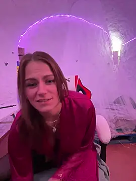 selenaluvv online show from December 11, 4:42 pm