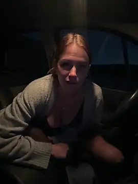 selenaluvv online show from December 23, 5:43 pm