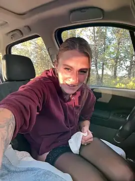 selenaluvv online show from January 24, 4:39 pm