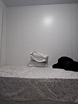 Snapshot of Edw95S chatting on March 28, 8:47 am Edw95S online show from March 28, 8:47 am