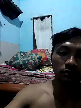 Snapshot of jojokom99 chatting on April 16, 8:09 pm jojokom99 online show from April 16, 8:09 pm