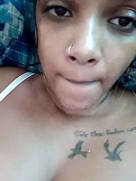 Indianqueen03 online show from March 14, 1:38 pm