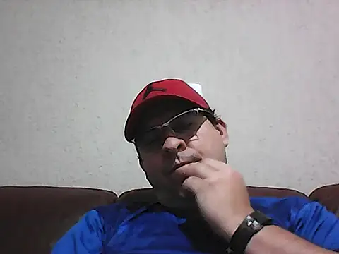Snapshot of karatecobrakay2012 chatting on June 22, 11:29 am karatecobrakay2012 online show from June 22, 11:29 am