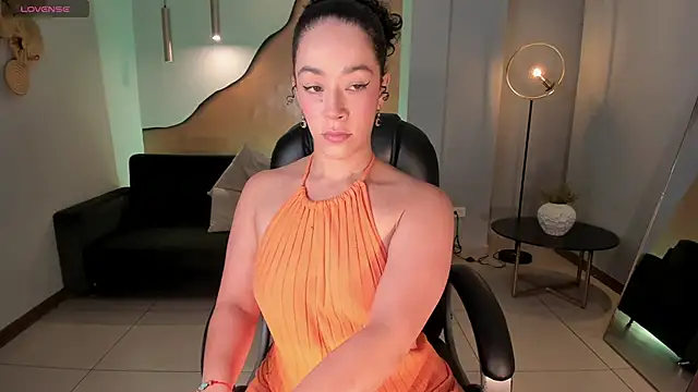 Snapshot of AlessaRomero chatting on January 13, 6:49 pm AlessaRomero online show from January 13, 6:49 pm