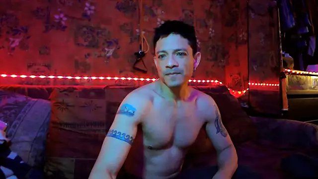 Snapshot of Tony_Torrente chatting on December 31, 12:43 am Tony Torrente online show from December 31, 12:43 am