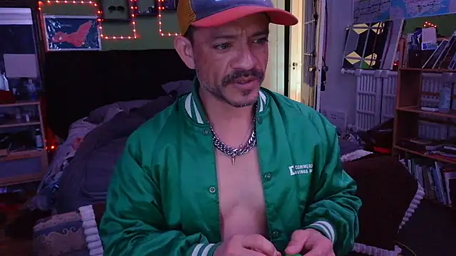 Snapshot of Tony_Torrente chatting on December 16, 4:45 pm Tony Torrente online show from December 16, 4:45 pm