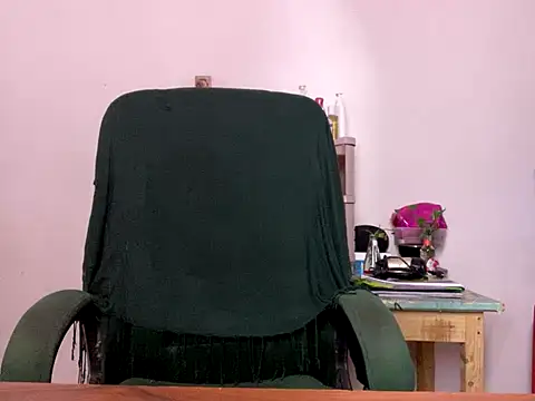 Snapshot of Fantastic_ruby chatting on October 15, 7:14 pm Fantastic ruby online show from October 15, 7:14 pm