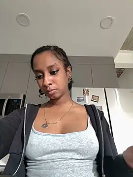 Your Paris online show from November 24, 5:45 pm