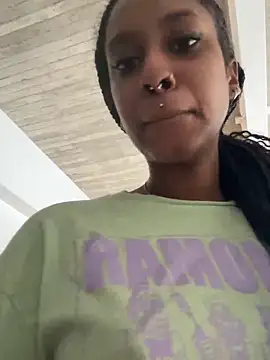 Your Paris online show from December 1, 7:30 pm