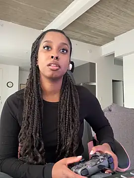 Your Paris online show from December 2, 7:20 pm