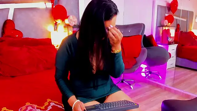 Evangeline Taylorr online show from February 18, 8:58 pm