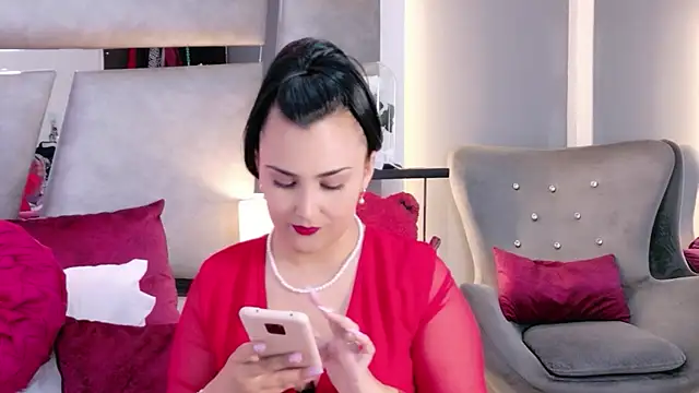 Evangeline Taylorr online show from May 30, 8:17 pm