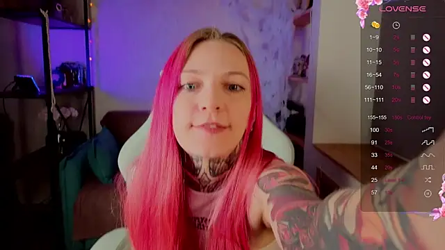 Snapshot of Roxy_____ chatting on November 1, 9:28 pm Roxy online show from November 1, 9:28 pm