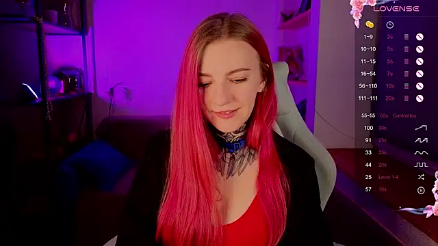 Snapshot of Roxy_____ chatting on November 28, 6:16 am Roxy online show from November 28, 6:16 am