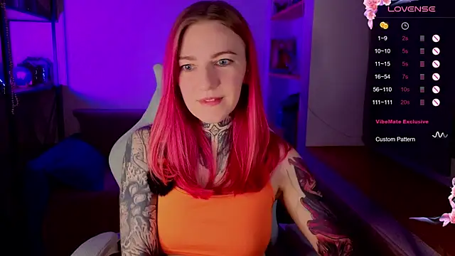 Snapshot of Roxy_____ chatting on December 14, 8:57 pm Roxy online show from December 14, 8:57 pm