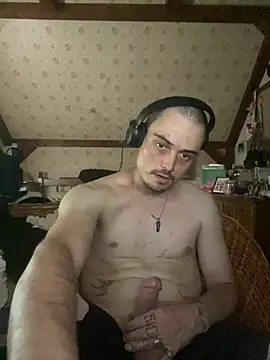 Snapshot of JustTylerr chatting on July 2, 2:12 pm JustTylerr online show from July 2, 2:12 pm