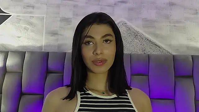 Snapshot of IsabelleFoxx_ chatting on December 5, 1:38 pm IsabelleFoxx online show from December 5, 1:38 pm