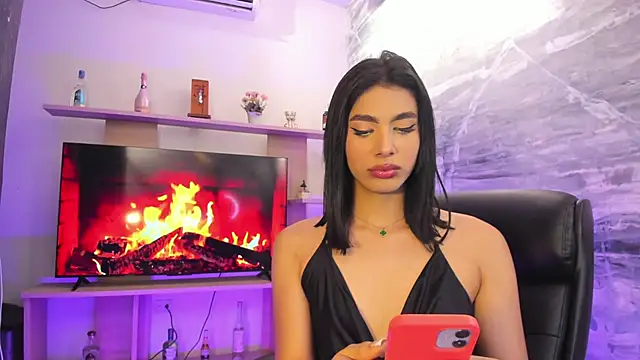 Snapshot of IsabelleFoxx_ chatting on December 17, 11:49 pm IsabelleFoxx online show from December 17, 11:49 pm