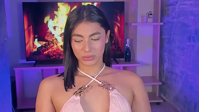 Snapshot of IsabelleFoxx_ chatting on February 22, 7:12 am IsabelleFoxx online show from February 22, 7:12 am