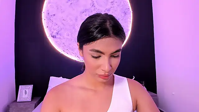 Snapshot of IsabelleFoxx_ chatting on March 6, 1:27 am IsabelleFoxx online show from March 6, 1:27 am