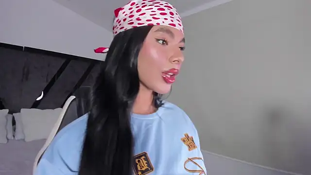 Snapshot of IsabelleFoxx_ chatting on October 21, 10:10 pm IsabelleFoxx online show from October 21, 10:10 pm