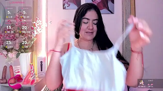 scarlet fostt  online show from May 16, 12:26 pm