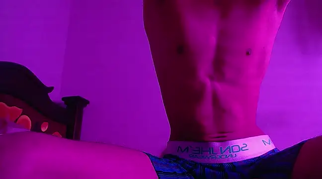 isaaclatino online show from December 21, 4:52 am
