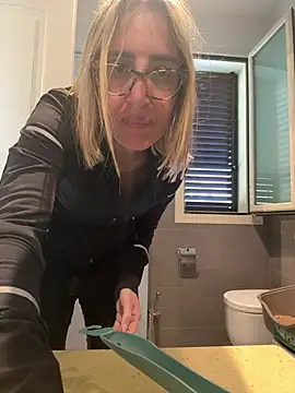 casalinga88 online show from March 2, 11:18 am