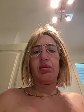 casalinga88 online show from March 3, 6:59 am