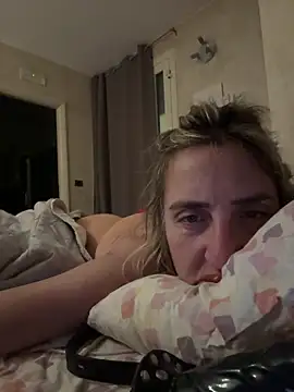 casalinga88 online show from March 7, 12:15 am